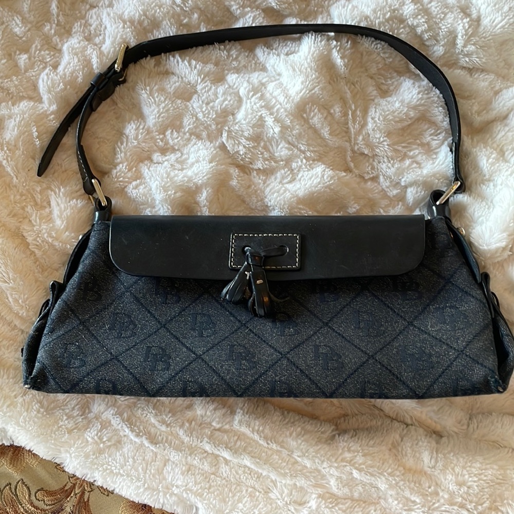 Vintage dooney and bourke purse.